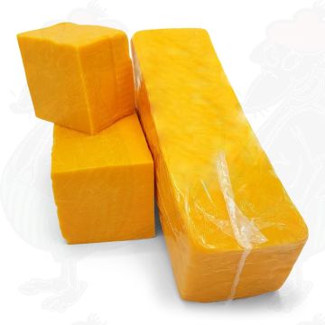 Rode cheddar kaas - Mild |  Block of 2,5 kilo / 5.5 lbs